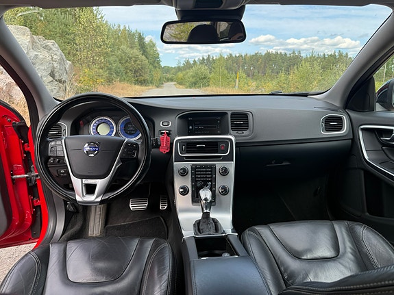 Volvo V60 11 of 16