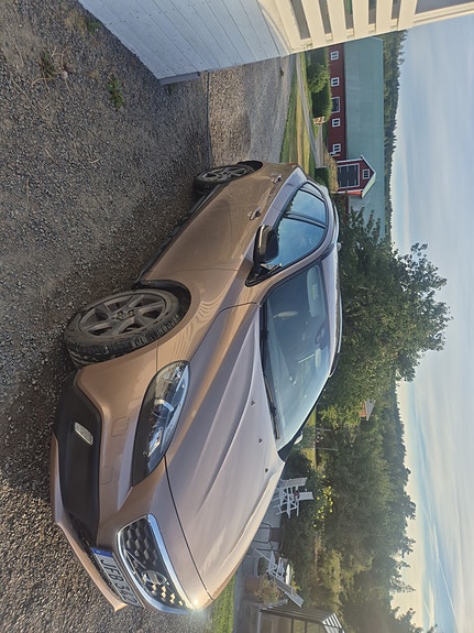 Volvo V40 Cross Country 2 of 2
