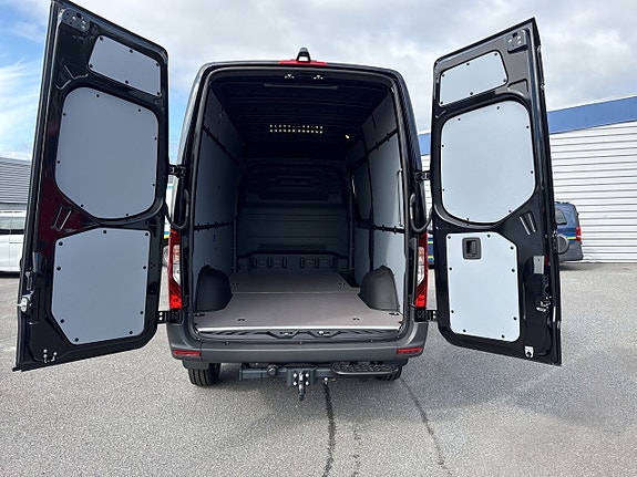 Mercedes-Benz Sprinter 319 14 of 14