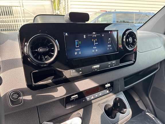 Mercedes-Benz Sprinter 319 11 of 14