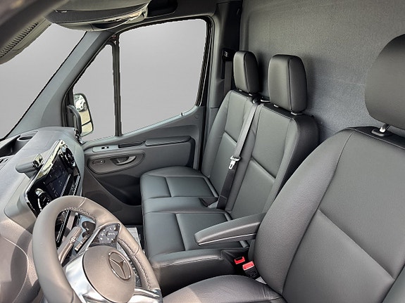 Mercedes-Benz Sprinter 319 9 of 14