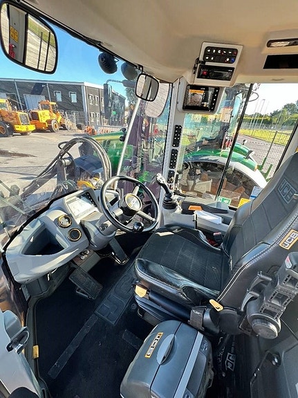 JCB 413 K T4F 12 of 22