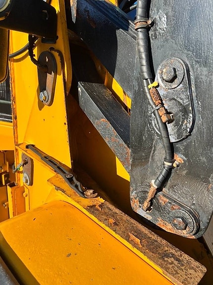 JCB 413 K T4F 18 of 22