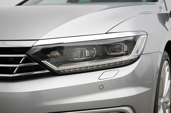 Volkswagen Passat 23 of 24