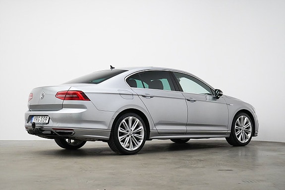 Volkswagen Passat 21 of 24
