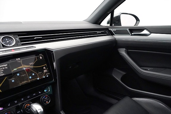 Volkswagen Passat 9 of 24