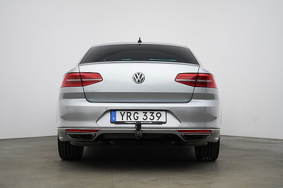Volkswagen Passat 20 of 24