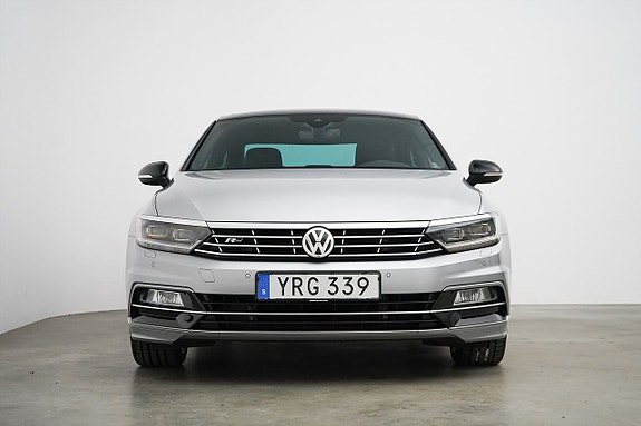 Volkswagen Passat 22 of 24