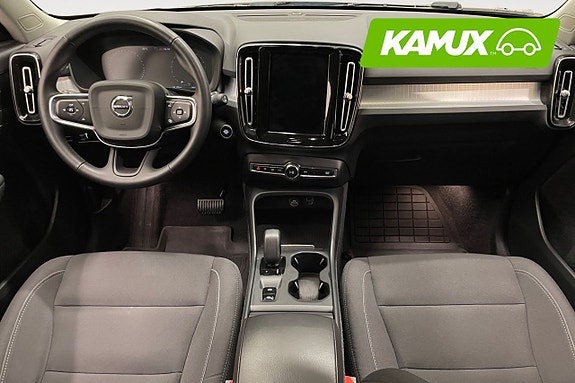 Volvo XC40 10 of 26