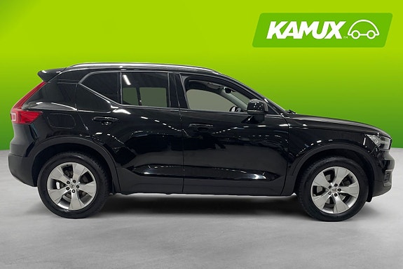 Volvo XC40 2 of 26