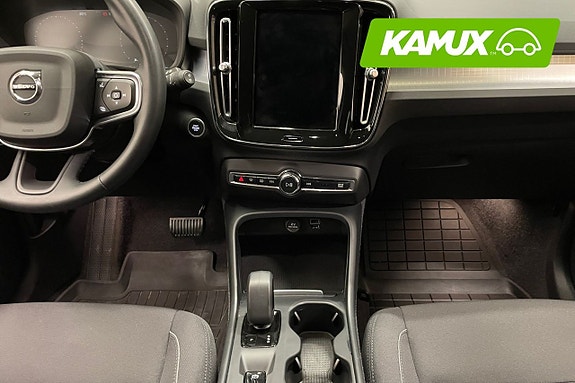 Volvo XC40 11 of 26