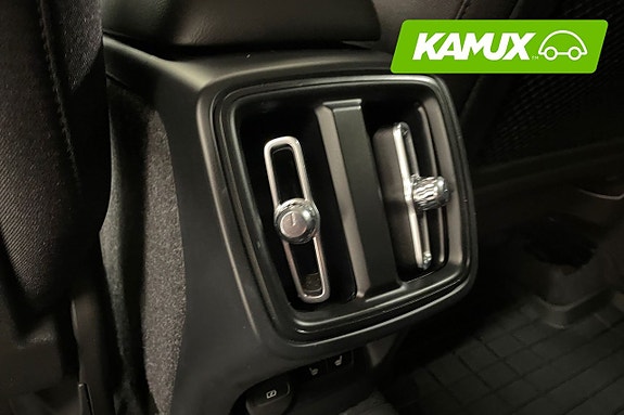 Volvo XC40 23 of 26