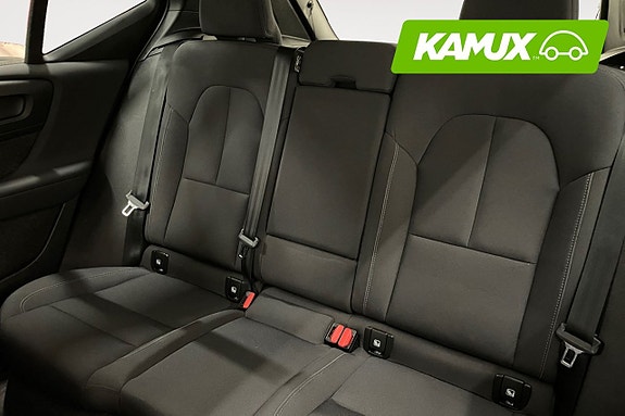 Volvo XC40 14 of 26