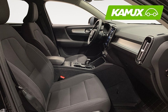 Volvo XC40 15 of 26