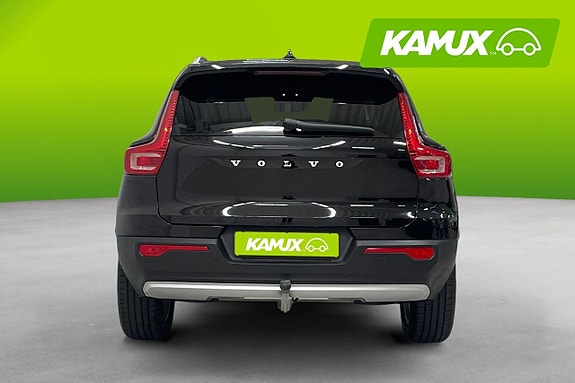 Volvo XC40 5 of 26