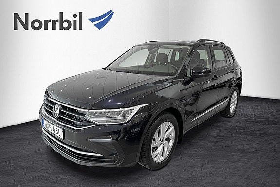 Volkswagen Tiguan 2 of 6