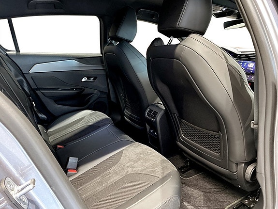 Peugeot 308 14 of 17