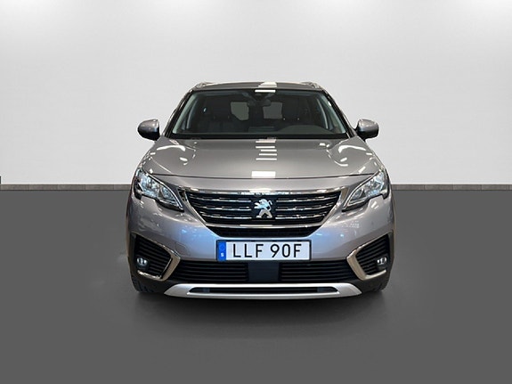 Peugeot 5008 2 of 18