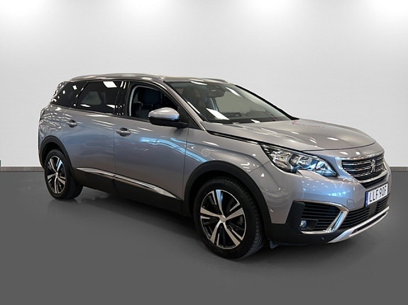 Peugeot 5008 3 of 18