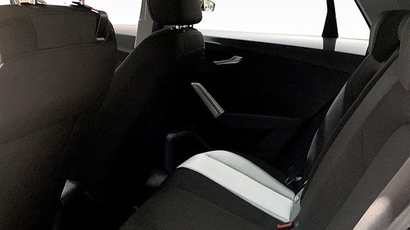 Audi Q2 11 of 12