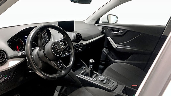 Audi Q2 7 of 12