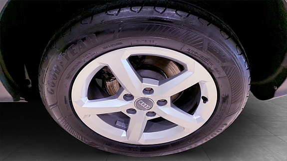 Audi Q2 6 of 12
