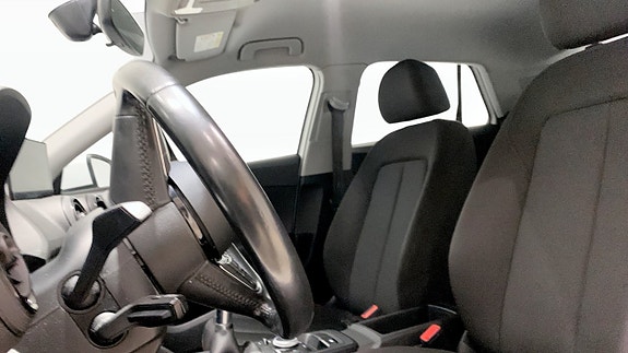 Audi Q2 8 of 12