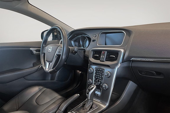 Volvo V40 Cross Country 9 of 19