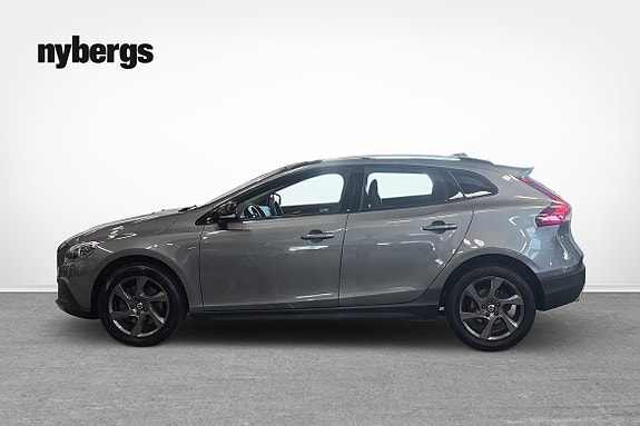 Volvo V40 Cross Country 2 of 19