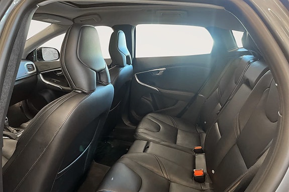 Volvo V40 Cross Country 7 of 19