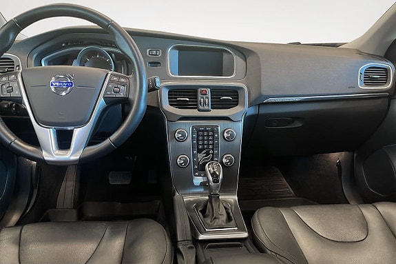 Volvo V40 Cross Country 8 of 19