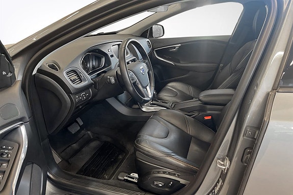 Volvo V40 Cross Country 6 of 19
