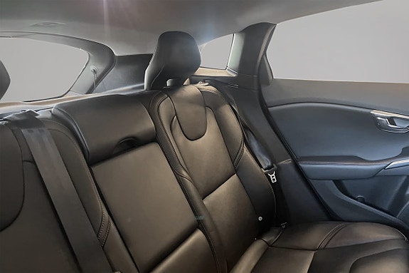 Volvo V40 Cross Country 10 of 19