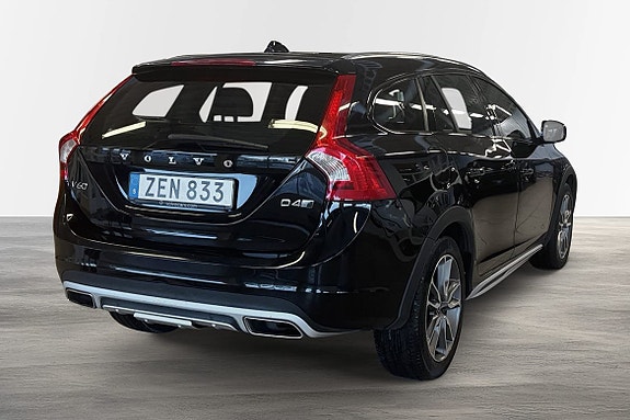 Volvo V60 Cross Country 3 of 23