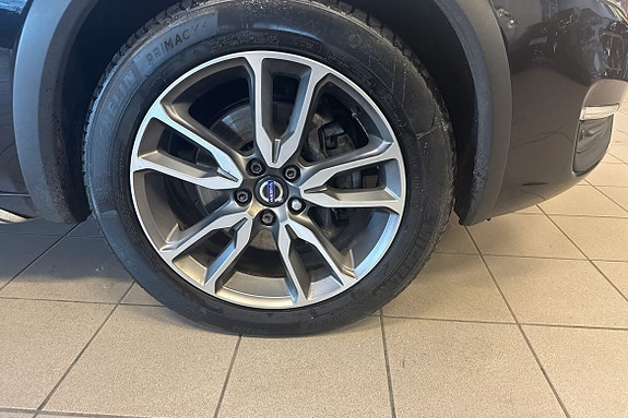 Volvo V60 Cross Country 11 of 23