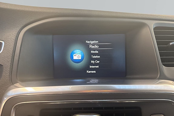 Volvo V60 Cross Country 6 of 23