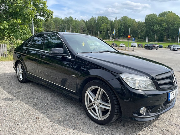 Mercedes-Benz C180 3 of 8
