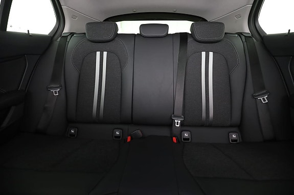 BMW 118i 16 of 30
