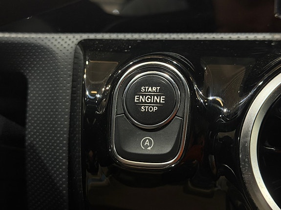 Mercedes-Benz A180 d 24 of 30