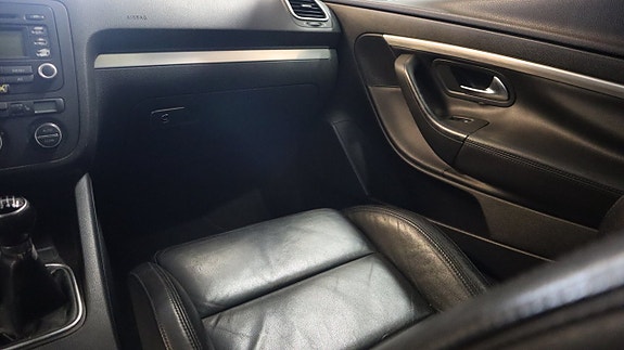 Volkswagen Eos 11 of 11