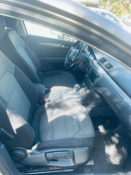 Volkswagen Passat 11 of 14