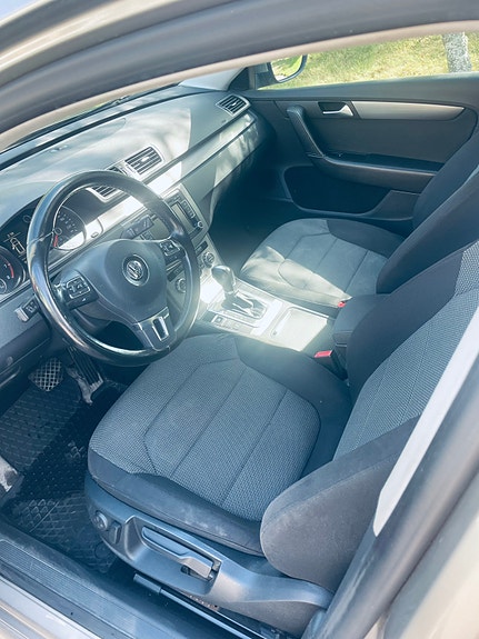 Volkswagen Passat 7 of 14