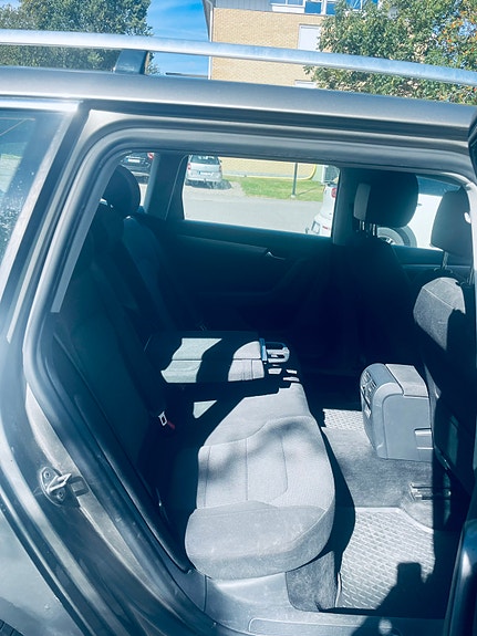 Volkswagen Passat 10 of 14