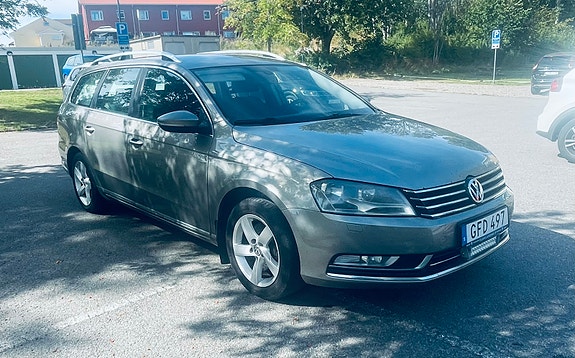 Volkswagen Passat 6 of 14