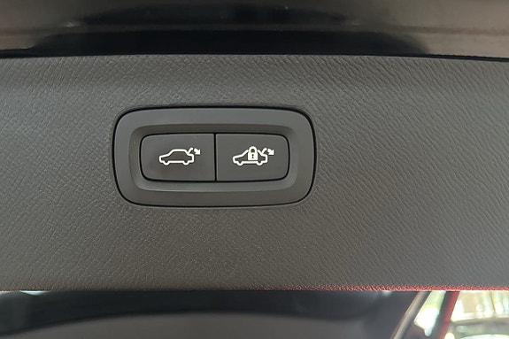 Volvo XC90 15 of 23