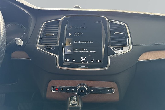 Volvo XC90 13 of 23