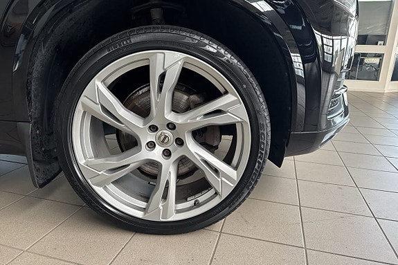 Volvo XC90 19 of 23