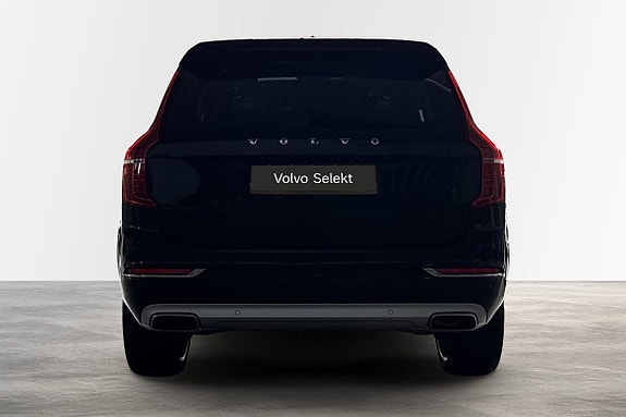 Volvo XC90 8 of 23