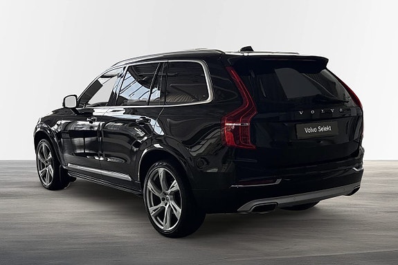 Volvo XC90 2 of 23