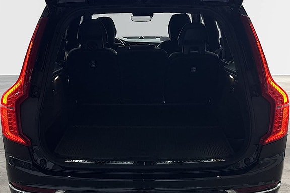Volvo XC90 14 of 23